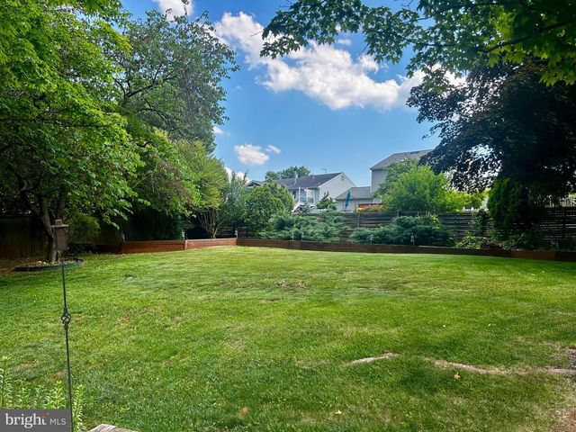 111 ENVIRONS RD, Sterling, VA 20165