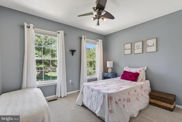 111 ENVIRONS RD, Sterling, VA 20165