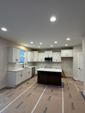 N75 W24728 Lauren DRIVE, Sussex, WI 53089
