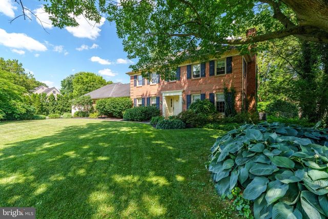 2442 STONE HEATH DR, Lancaster, PA 17601