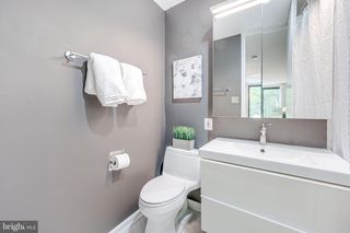 11467 WASHINGTON PLAZA W, Reston, VA 20190