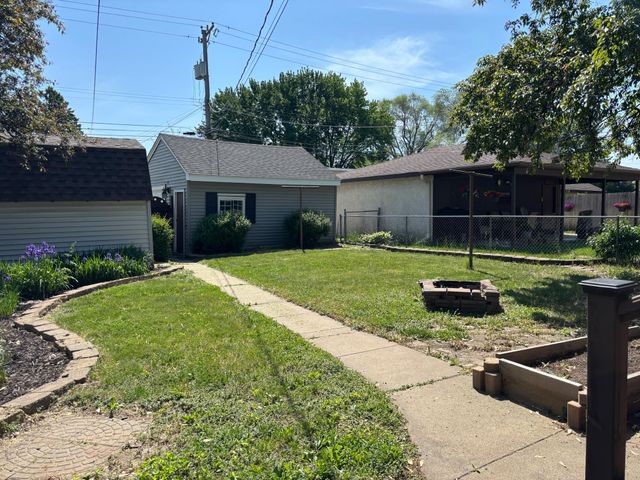138 13th Avenue N, South Saint Paul, MN 55075