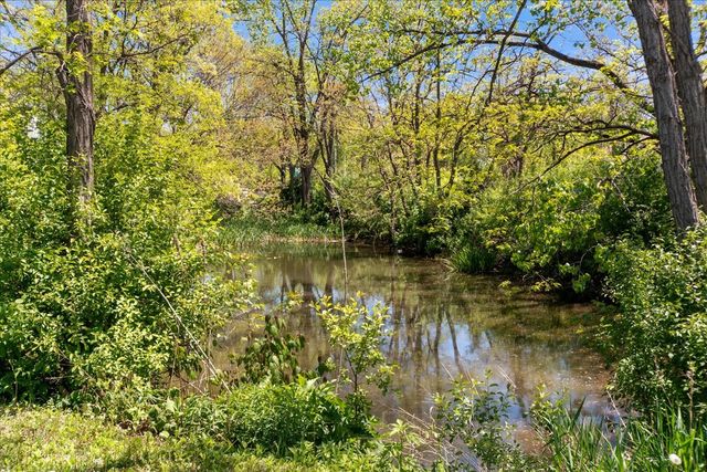 920 E Old Willow Road 202, Prospect Heights, IL 60070