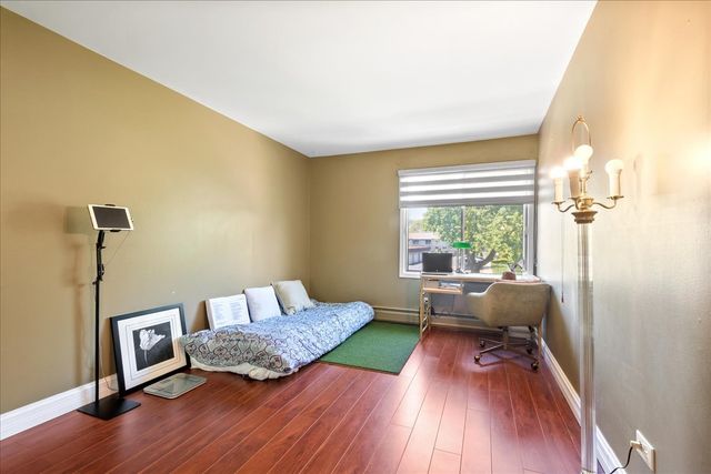 920 E Old Willow Road 202, Prospect Heights, IL 60070