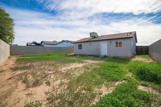 140 E El Chamizal St, San Luis, AZ 85336