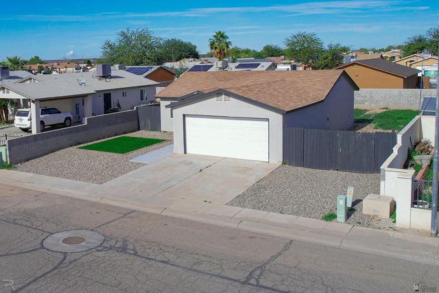 140 E El Chamizal St, San Luis, AZ 85336