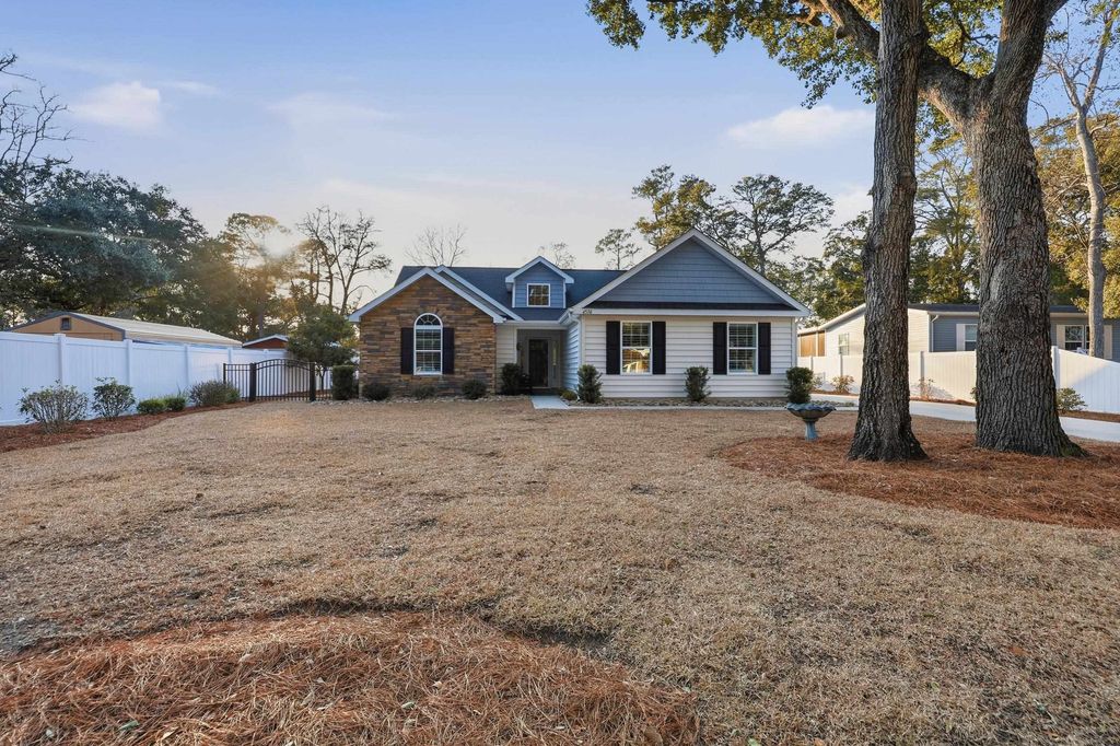 4576 Sandy Ln., Murrells Inlet, SC 29576