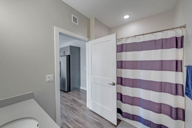 400 SW 7th Street 201, Des Moines, IA 50309