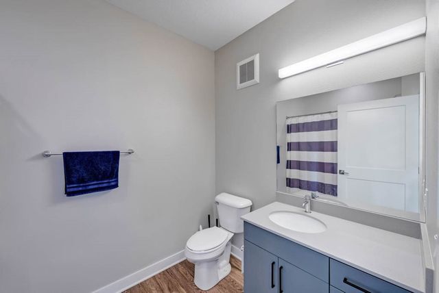 400 SW 7th Street 201, Des Moines, IA 50309