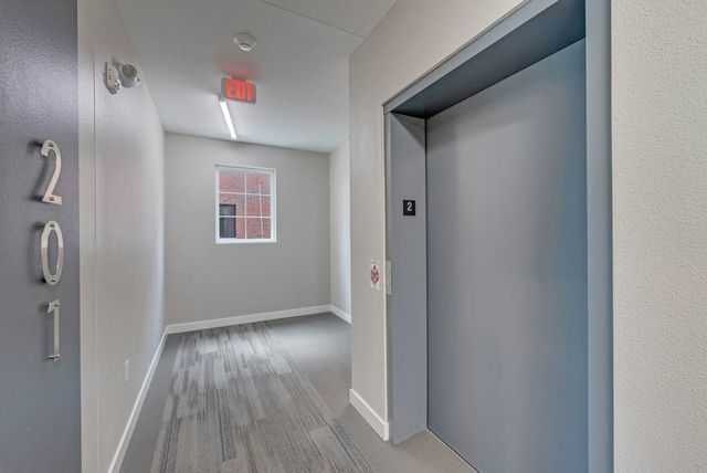 400 SW 7th Street 201, Des Moines, IA 50309