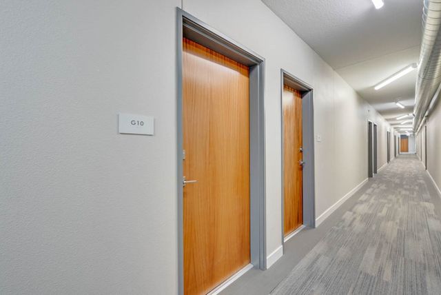 400 SW 7th Street 201, Des Moines, IA 50309