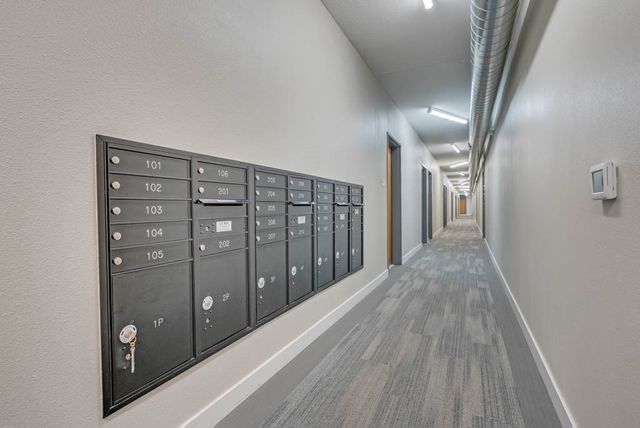 400 SW 7th Street 201, Des Moines, IA 50309