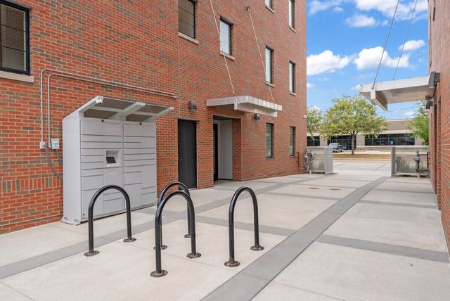 400 SW 7th Street 201, Des Moines, IA 50309