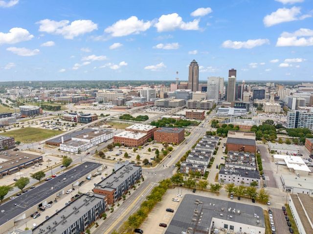 400 SW 7th Street 201, Des Moines, IA 50309