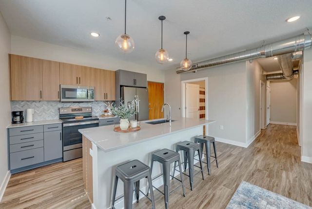 400 SW 7th Street 201, Des Moines, IA 50309