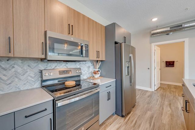 400 SW 7th Street 201, Des Moines, IA 50309