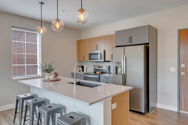 400 SW 7th Street 201, Des Moines, IA 50309