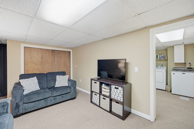 56 Longwood Dr, Chicopee, MA 01020