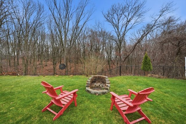56 Longwood Dr, Chicopee, MA 01020