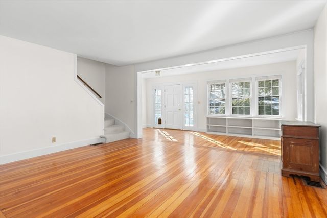 136 Leonard Street, Gloucester, MA 01930