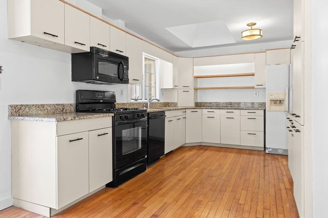 136 Leonard Street, Gloucester, MA 01930