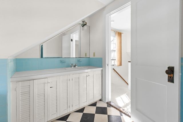 136 Leonard Street, Gloucester, MA 01930