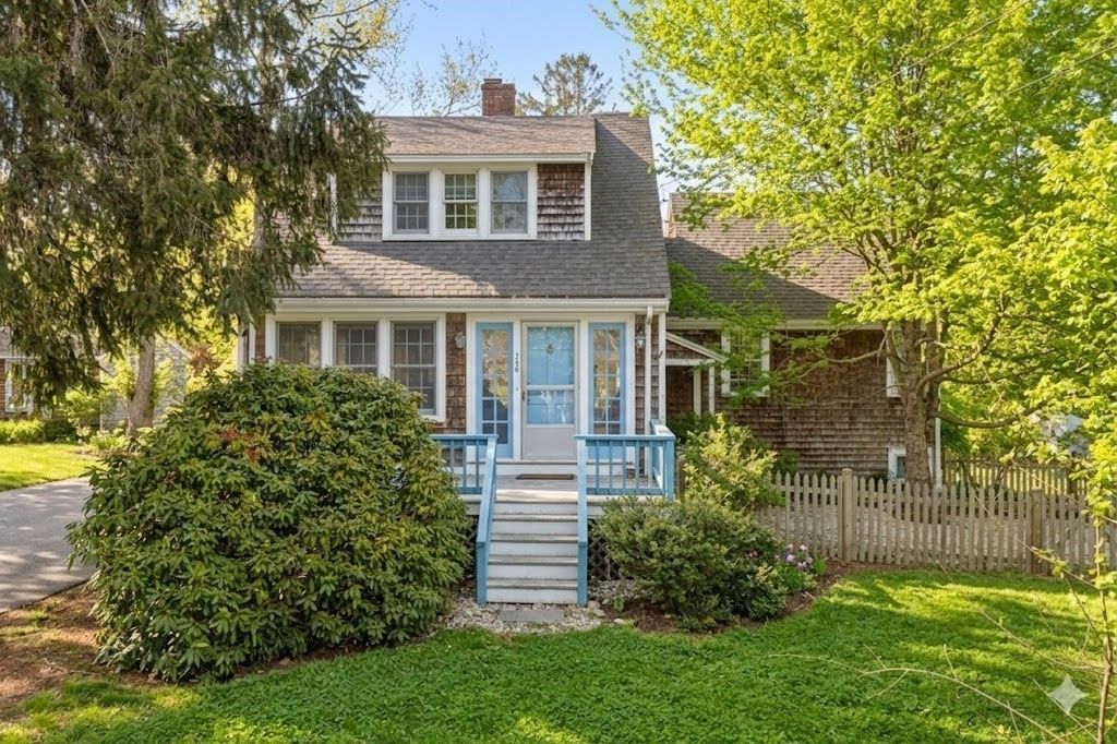 136 Leonard Street, Gloucester, MA 01930