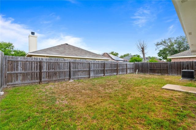 7937 Wolf Dr, Corpus Christi, TX 78414