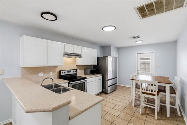 7937 Wolf Dr, Corpus Christi, TX 78414