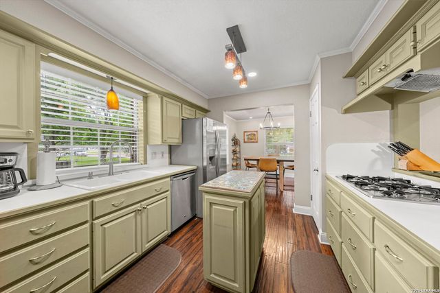 506 N LINCOLN ST, Fredericksburg, TX 78624
