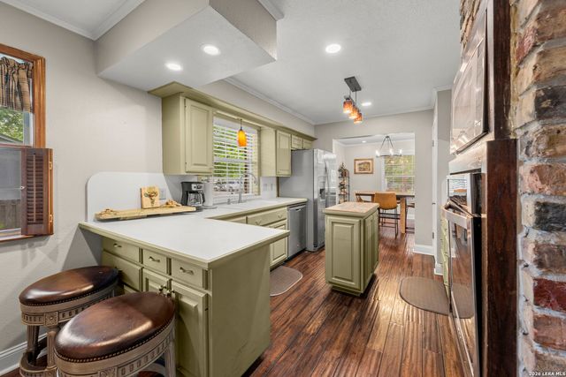 506 N LINCOLN ST, Fredericksburg, TX 78624