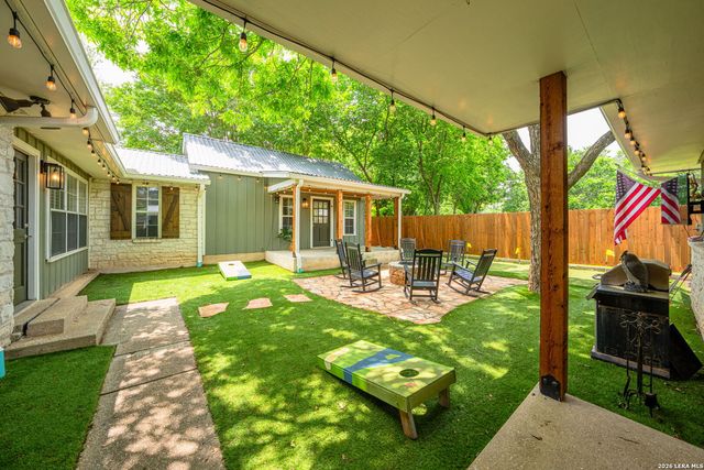 506 N LINCOLN ST, Fredericksburg, TX 78624