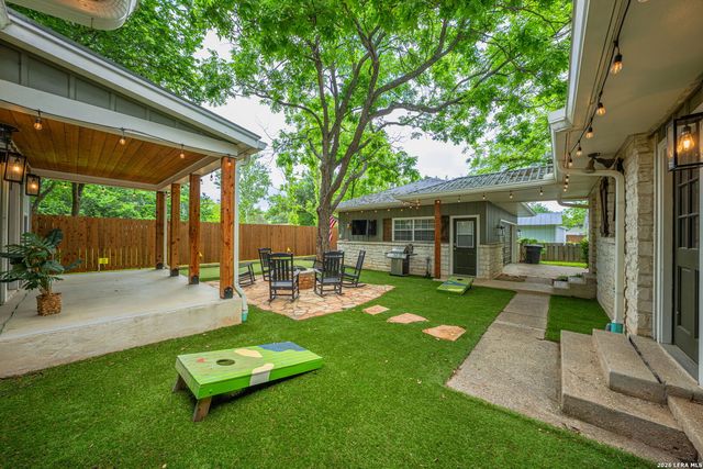 506 N LINCOLN ST, Fredericksburg, TX 78624