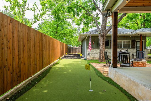 506 N LINCOLN ST, Fredericksburg, TX 78624