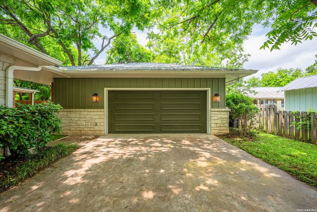 506 N LINCOLN ST, Fredericksburg, TX 78624