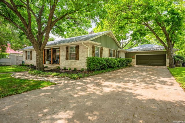 506 N LINCOLN ST, Fredericksburg, TX 78624