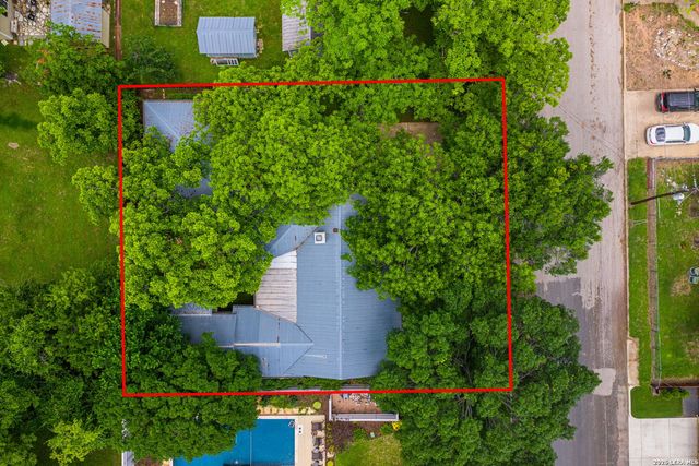 506 N LINCOLN ST, Fredericksburg, TX 78624