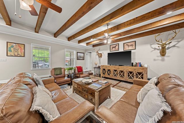 506 N LINCOLN ST, Fredericksburg, TX 78624