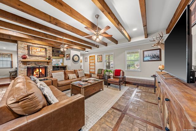 506 N LINCOLN ST, Fredericksburg, TX 78624