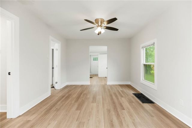 3911 Myrtle Avenue, Kansas City, MO 64130