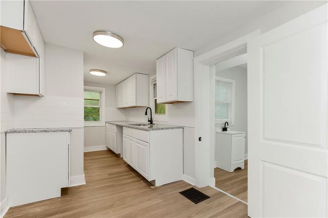 3911 Myrtle Avenue, Kansas City, MO 64130