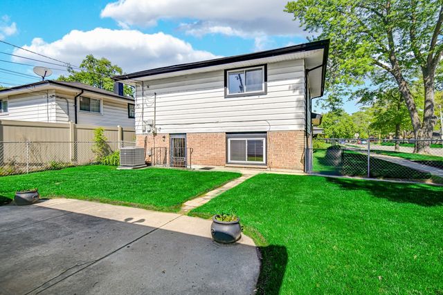 14544 Woodlawn Avenue, Dolton, IL 60419