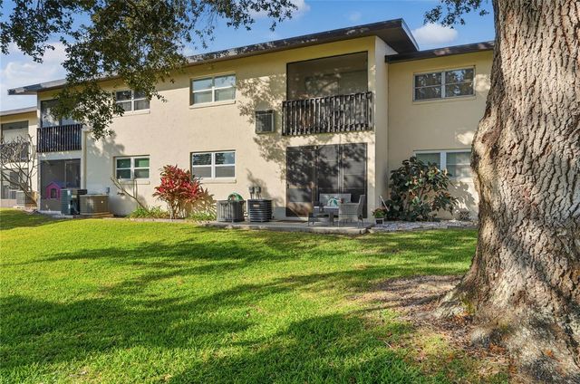 900 AVENUE Z SE C2, Winter Haven, FL 33880