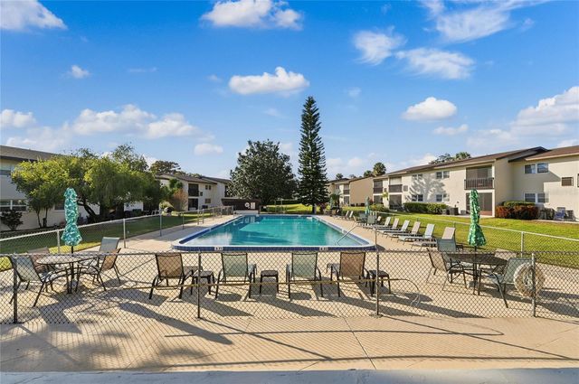 900 AVENUE Z SE C2, Winter Haven, FL 33880