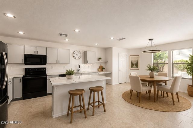 3216 W MOLLY Lane, Phoenix, AZ 85083