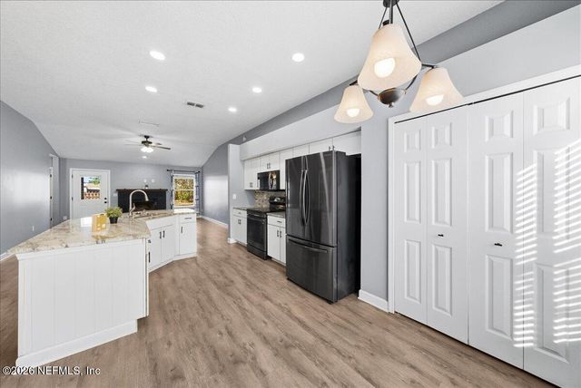 7945 DELTA POST Drive S, Jacksonville, FL 32244