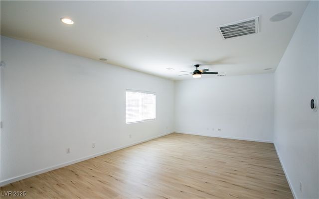 7927 Bartlett Peak Street, Las Vegas, NV 89166