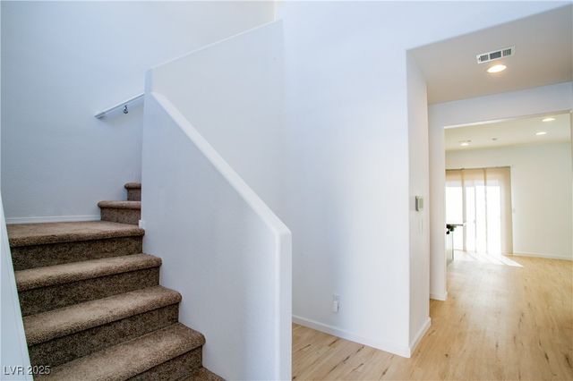 7927 Bartlett Peak Street, Las Vegas, NV 89166