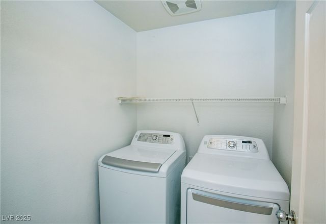 7927 Bartlett Peak Street, Las Vegas, NV 89166