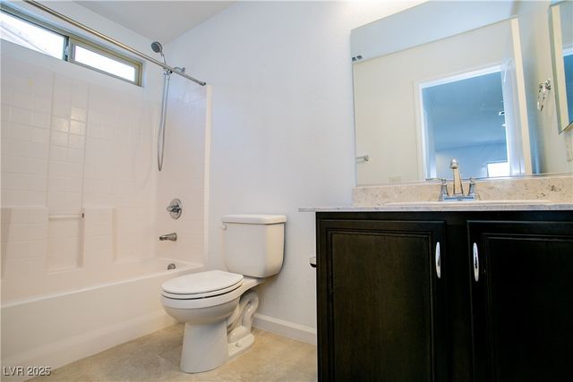 7927 Bartlett Peak Street, Las Vegas, NV 89166